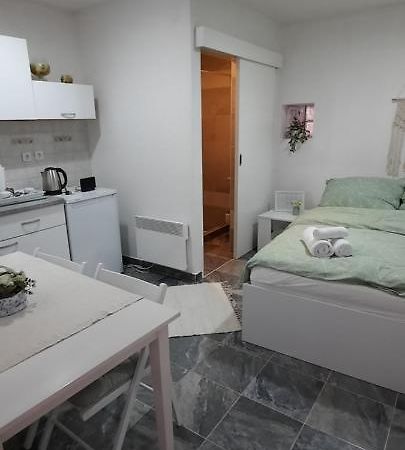 Studio Apartman Centar Вараждин Екстер'єр фото